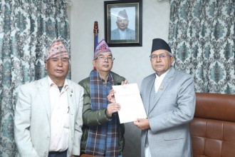 कालापानीबाट इन्डियन सेना हटाउन माग गर्दै ग्रेटर नेपालले सभामुखलाई ज्ञापनपत्र बुझायो