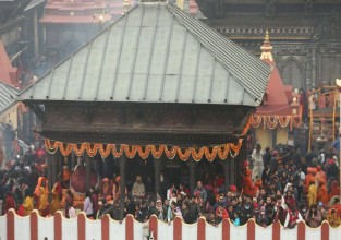 आज महाशिवरात्रि : पशुपतिनाथ मन्दिरमा भक्तजनको भीड, देशभरका शिवालयमा पूजा