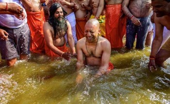 महाकुम्भमा डुबुल्की मार्नेहरुमा गंभिर छालाको समस्या : के भन्छन् विशेषज्ञ ?