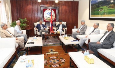 कानून संशोधनमा कांग्रेस–एमाले नेतृत्वबीच छलफल, मन्त्री हेरफेरबारे चर्चा भएन