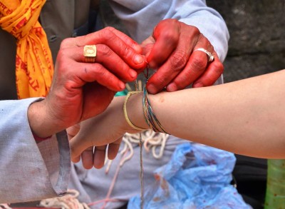 रक्षाबन्धन, जनै पूर्णिमा र क्वाँटी खाने धार्मिक परम्परा आज देशभर मनाइँदै