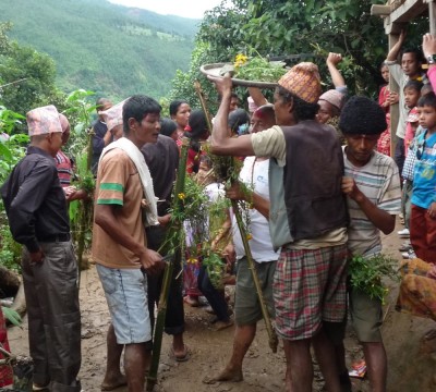 पितृको सम्झनामा माझी समुदायले पितरा पर्व मनाउँदै