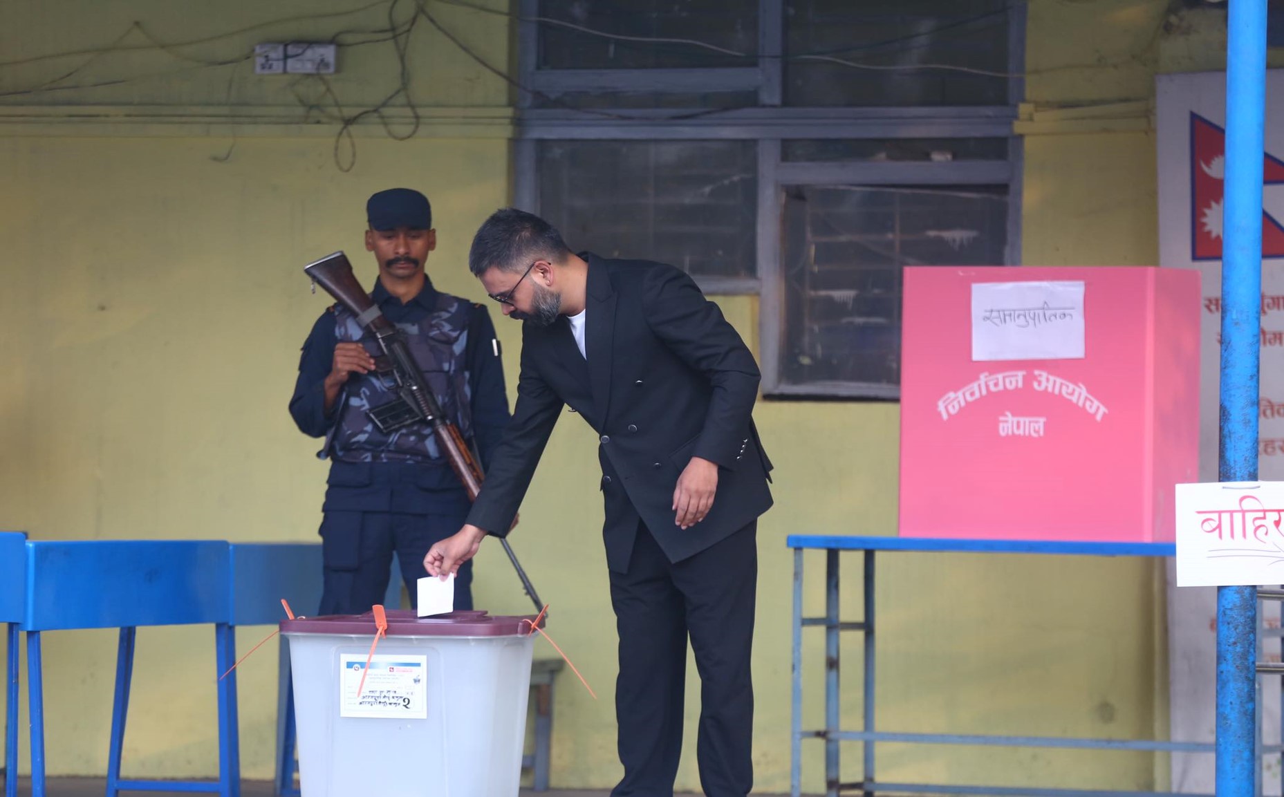 बालेनले गरे मतदान