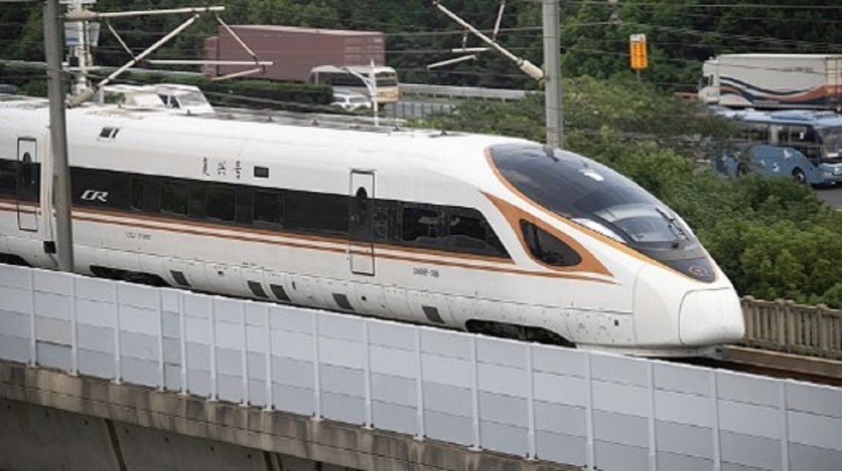 चीनमा रेल यात्रु र माल ढुवानी ऐतिहासिक रूपमा वृद्धि