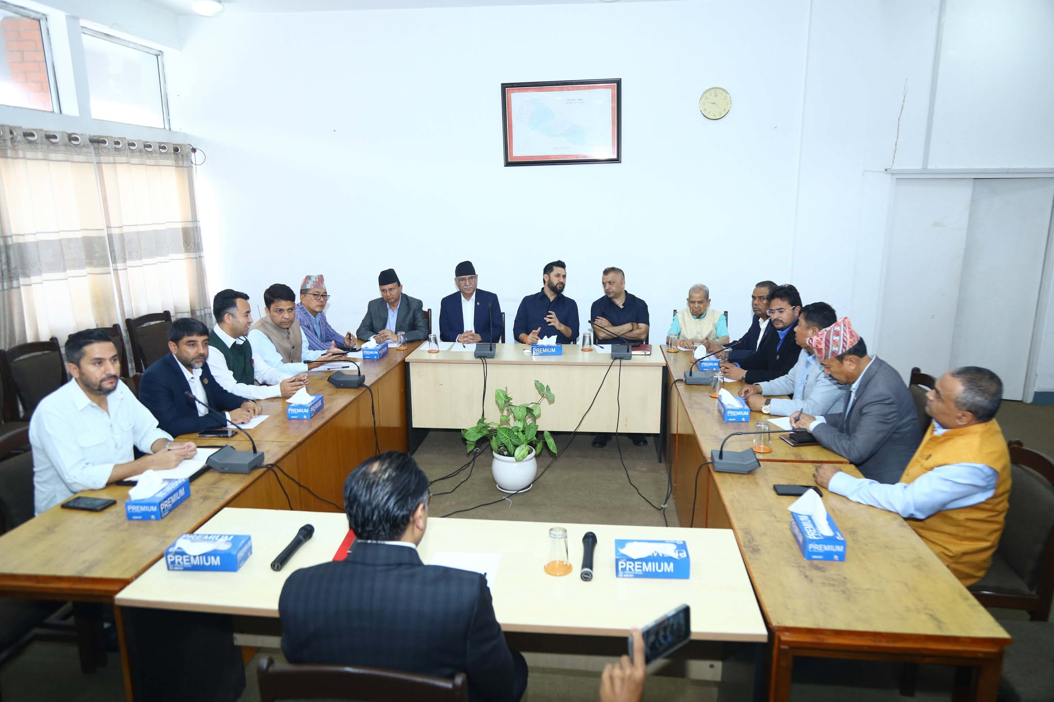 सिंहदरबारमा सर्वदलीय बैठक सुरु