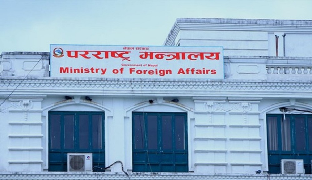 राजदुतहरु सरकारको आदेश अनुसार फिर्ता हुनुपर्ने, अदालतको आदेशमा राजनीति गन्ध 