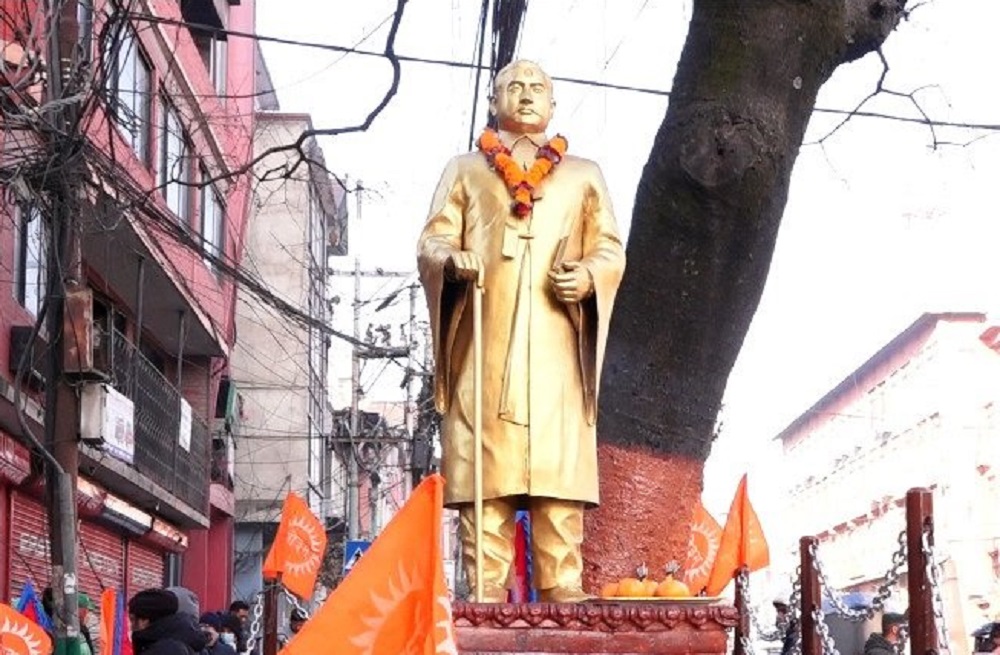 शहीद सप्ताह सुरुः शुक्रराज शास्त्रीको सालिकमा माल्यार्पण