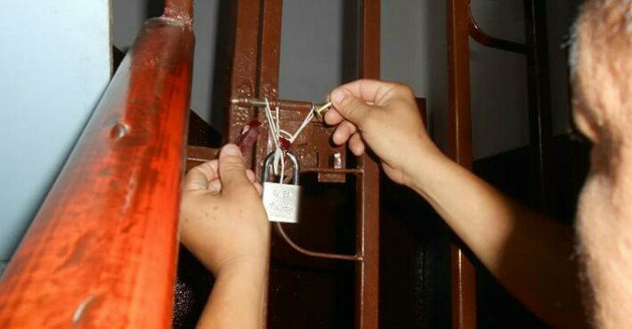 डेण्टल क्लिनिक र औषधि पसलमा तालाबन्दी