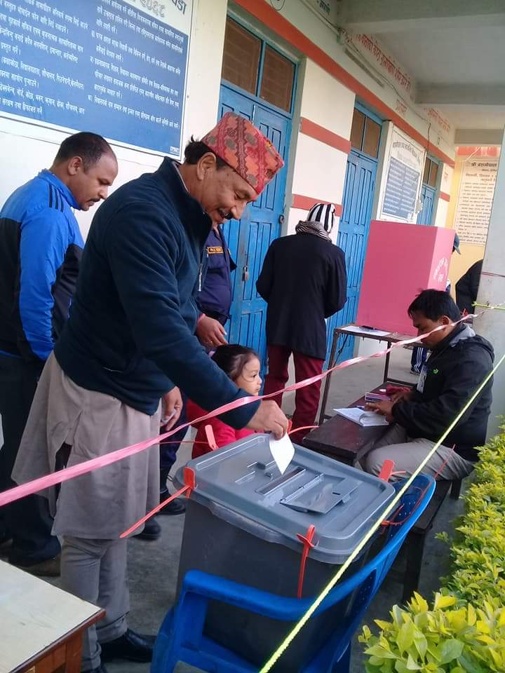राप्रपा अध्यक्ष एवं उपप्रधानमन्त्री मा.कमल थापाद्वारा मतदान