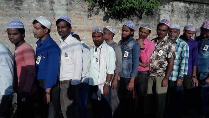 राजाको हातको टिका लगाउन मुश्लिम धर्मावलम्बी समेत निर्मल निवास पुगे