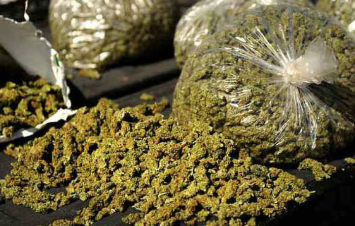 आयल निगमको तेल बोक्ने ट्यांकरमा गाँजा तस्करी