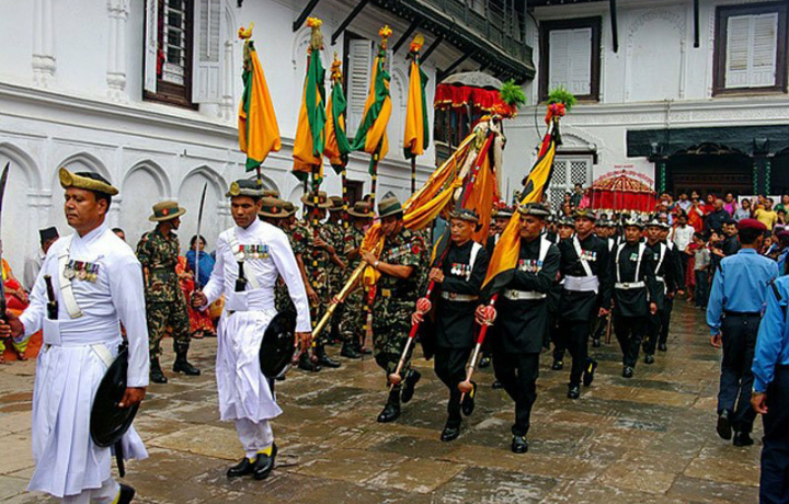 आज फूलपाती, मूलघरमा फूलपाती भित्राईदै