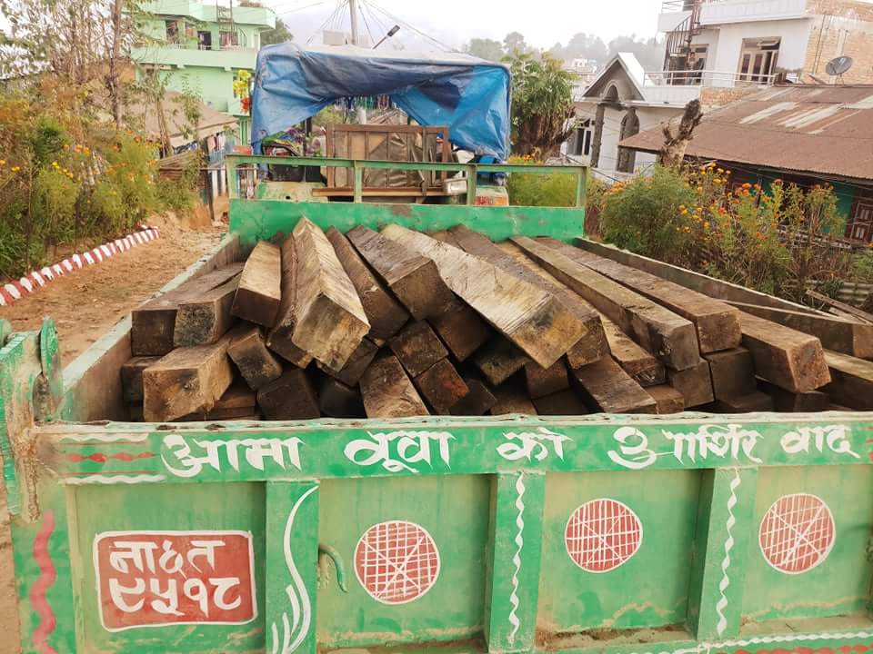 खोटाङ प्रहरीद्वारा अवैध काठ नियन्त्रण