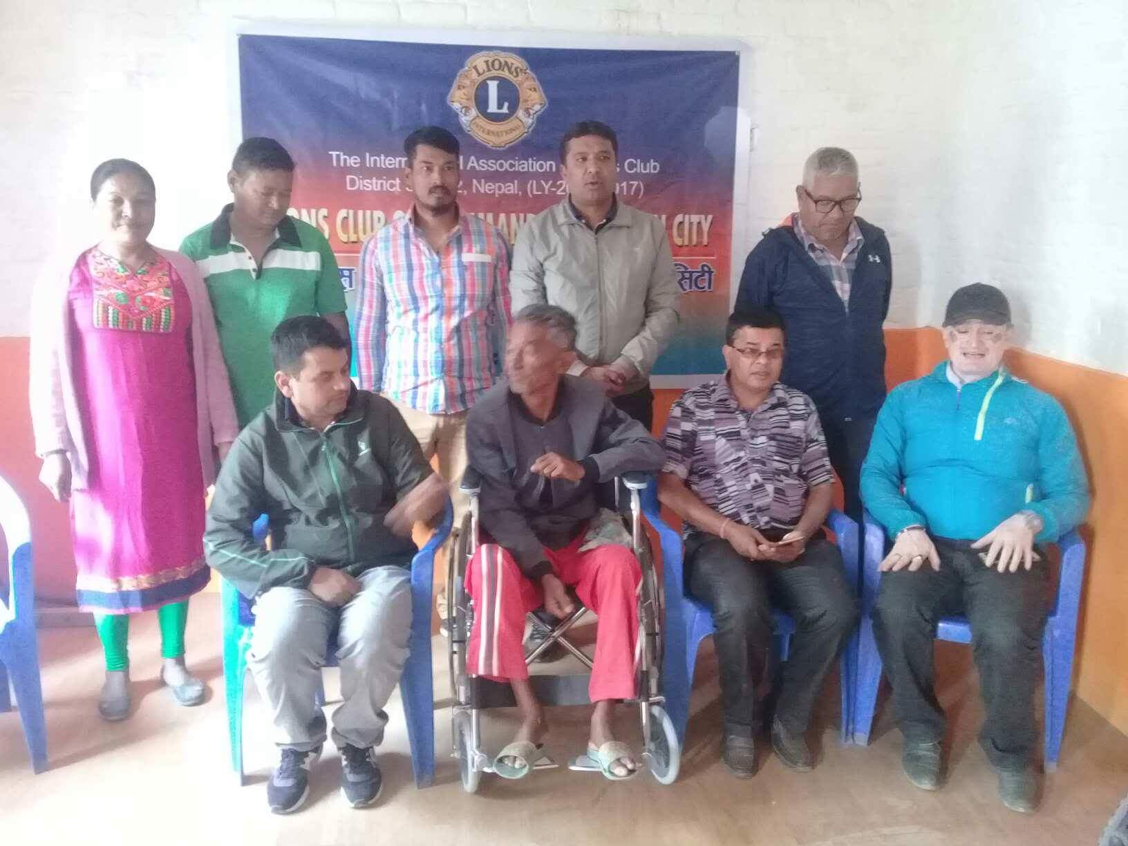 लाइन्स क्लब अफ काठमाडौं नागार्जुन सिटीद्वारा व्हील चिअर वितरण