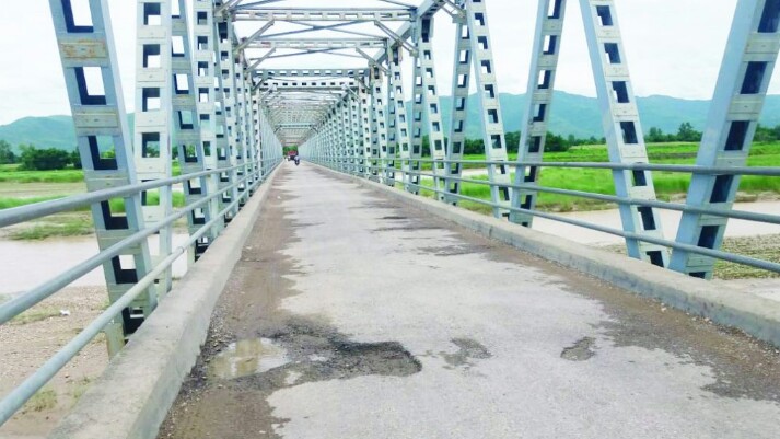 जीर्ण बन्दै राप्ती पुल,  दुर्घटनाको जोखिम बढ्दो