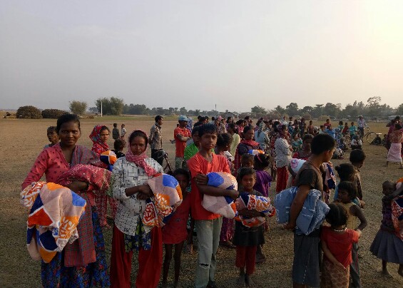 पृथ्वी जयन्तीको अवसरमा झपा राप्रपाद्धारा १३० विपन्न परिवारलाई कम्बल वितरण