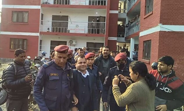 प्रदेश २ मा मन्त्रीद्वारा कुटिए सचिव