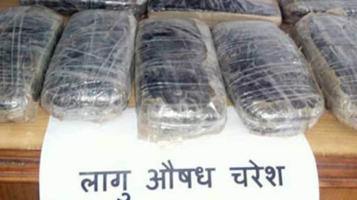 ३६० केजी चरेससहित तीन भारतीय पक्राउ