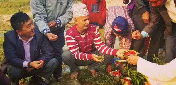 बाह्रदशी गाउँपालिका ६ को घाग्रा खोलामा पुल बन्ने, सांसद लिङ्देनद्वारा शिलान्यास