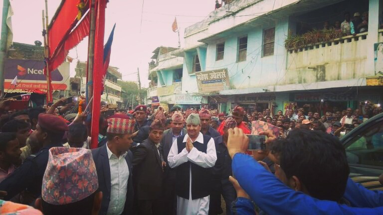 राजा ज्ञानेन्द्रसँग झस्कियो सरकार