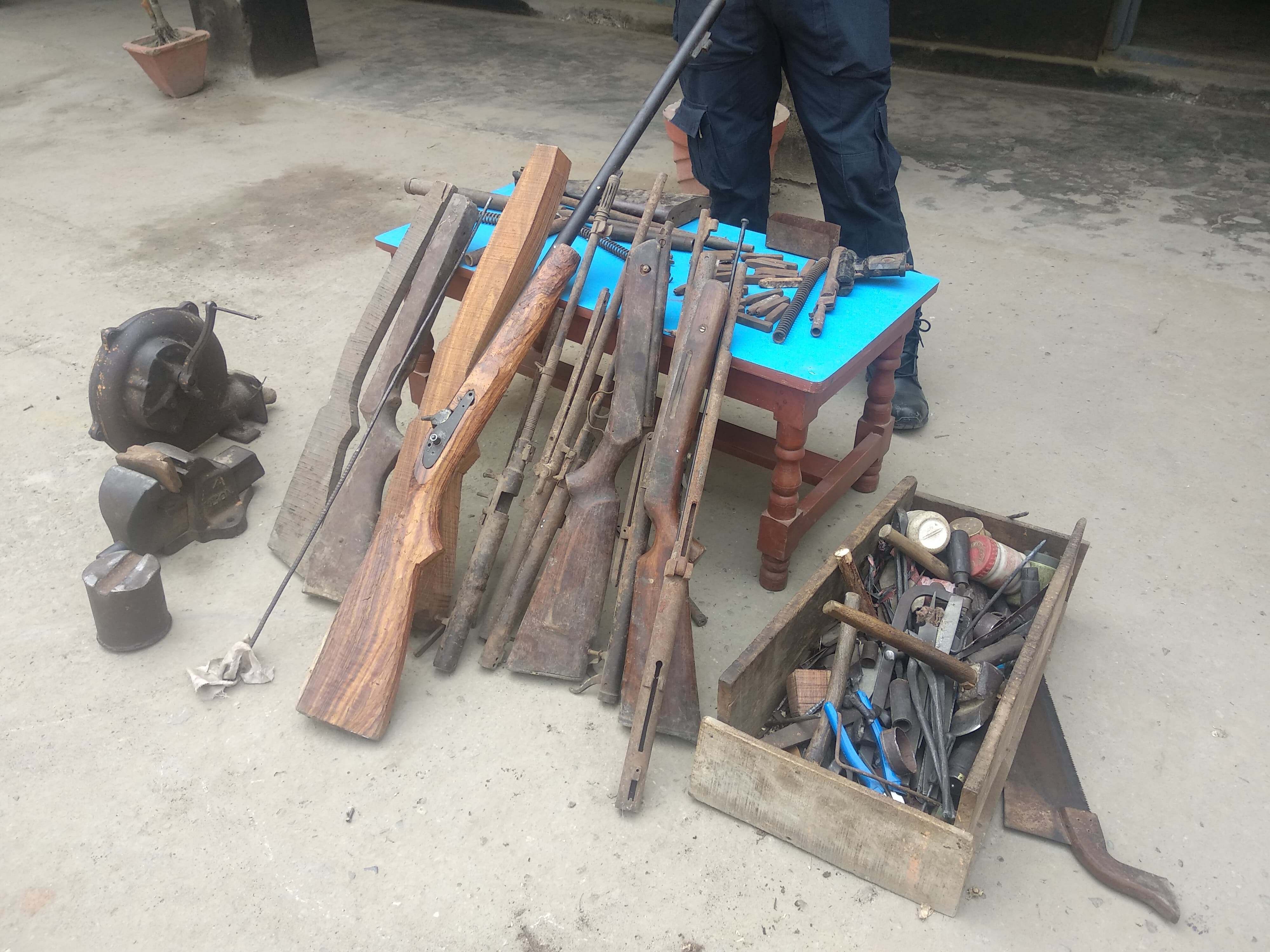 नेपालमै भेटियो हतियार कारखाना, काम भइरहेकै अवस्थामा नियन्त्रण