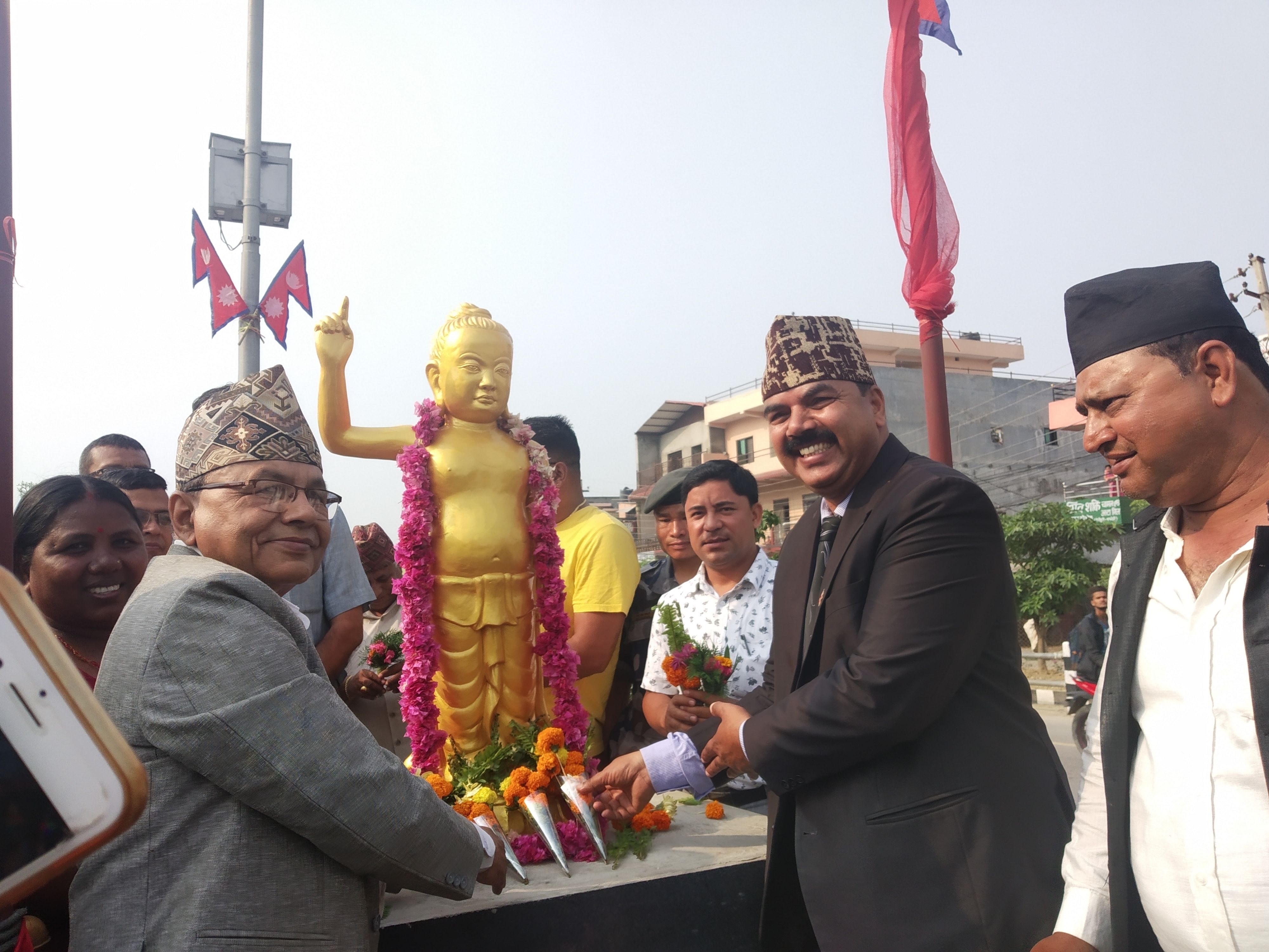 बुद्ध मूर्ति राखेर लुम्बिनी भ्रमण वर्षको शुभारम्भ
