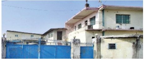 अधिकांश खाद्य तथा वनस्पति उद्योग बन्द