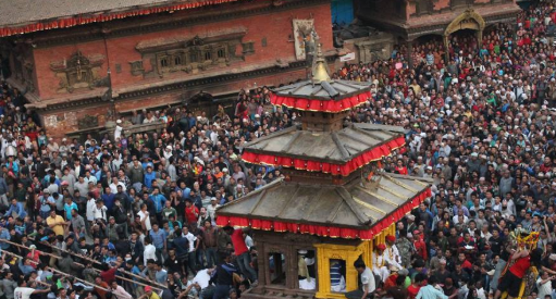 जात्रामय बन्यो भक्तपुर, बिस्केट जात्रामा हजारौँको भीड