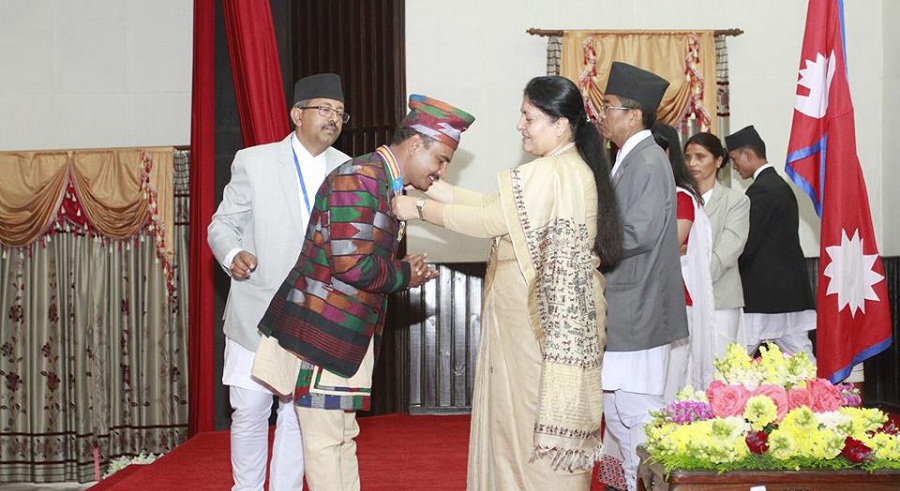 ‘माग्ने बुढा’ प्रबल जनसेवाश्री पदकबाट सम्मानित