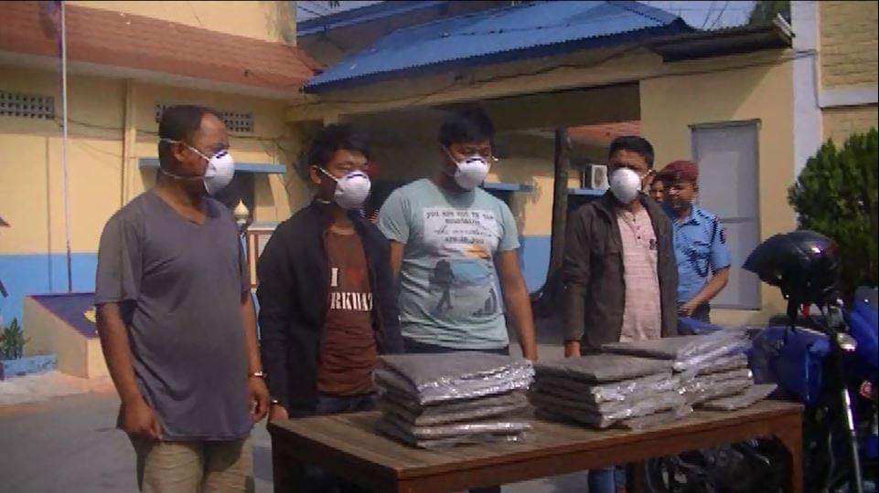 गाँजा कारोबारी पक्राउ
