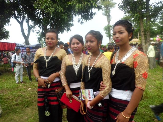 अल्पसङ्ख्यक धिमाल जात्री पर्व मनाउँदै