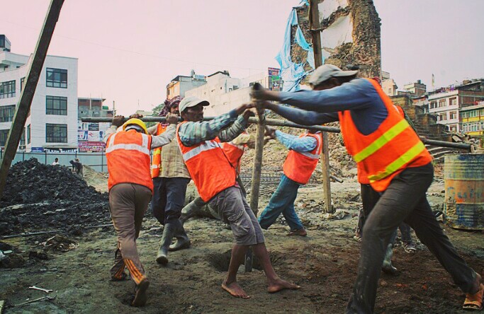धरहराको ‘राफ्ट फाउण्डेशन’ निर्माण शुरु