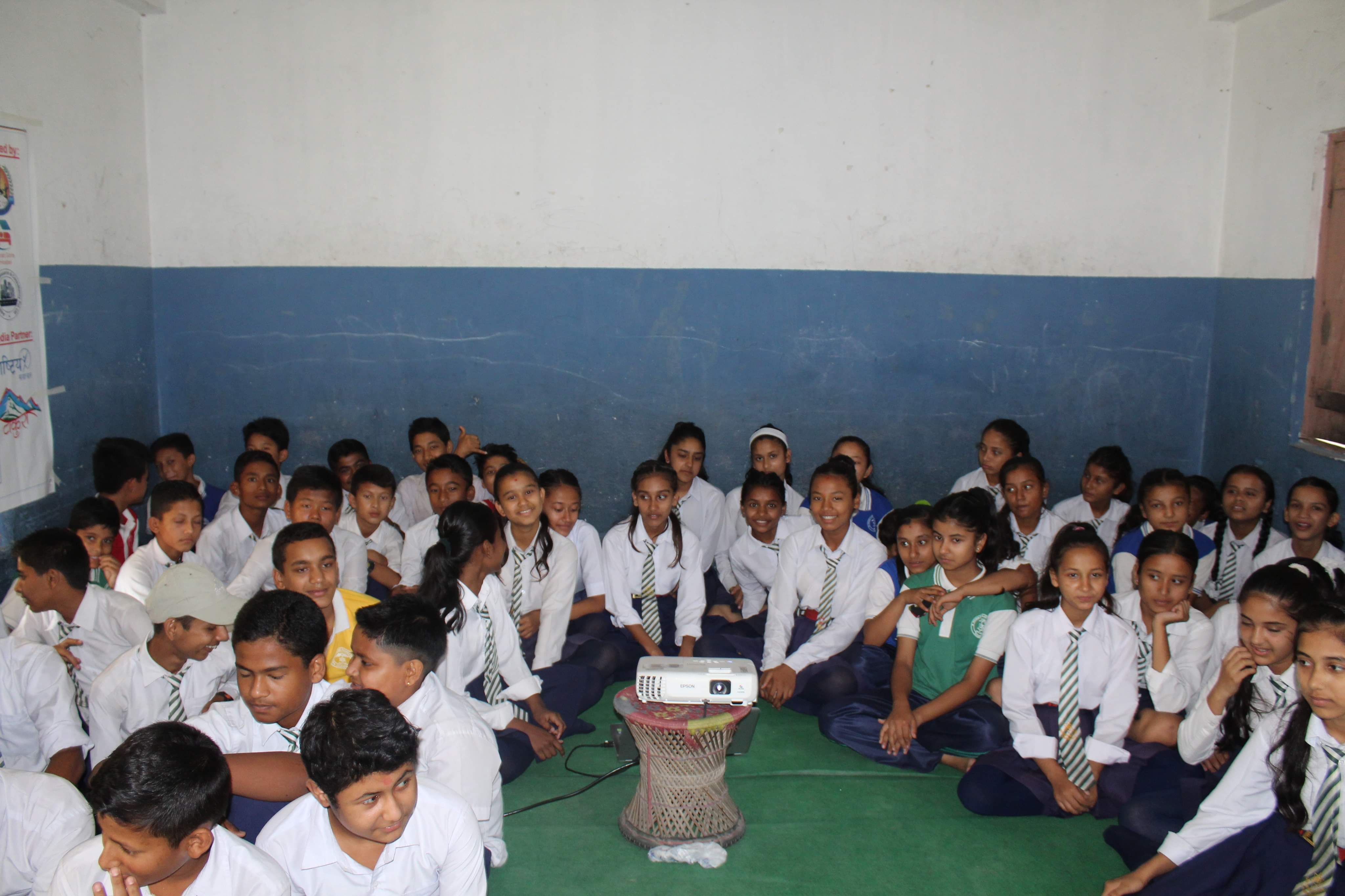 सडक सुरक्षा सप्ताहको पाचौ दिन झापामा