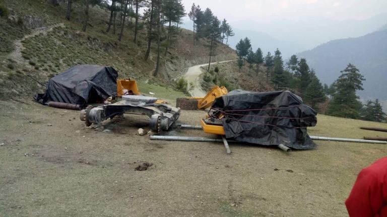 अलपत्र अवस्थामा डोजर, काममा बाधा