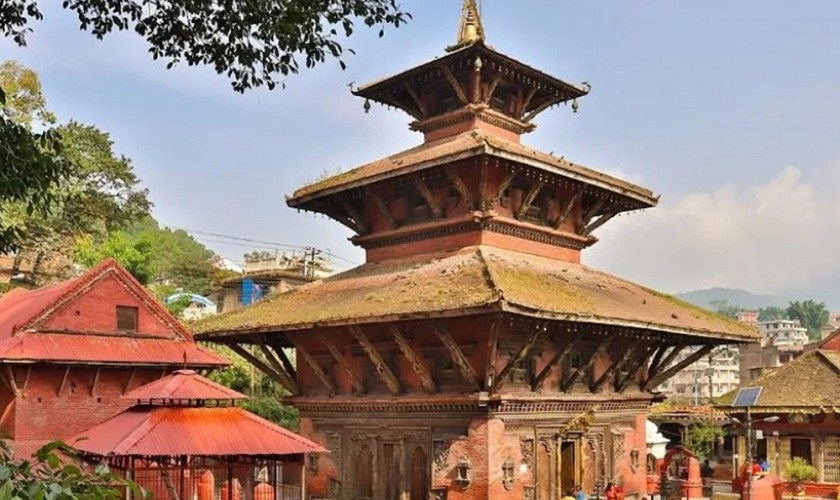 गोकर्णेश्वरमा धमाधम छाइँदै सुनको छाना