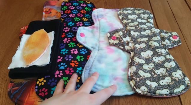 छात्रालाई प्याड बनाउन सिकाइयो