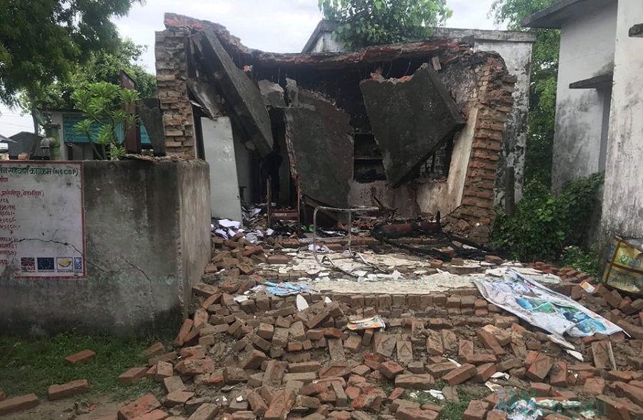 विप्लव समूहले बर्दियामा वडा कार्यालय आगो लगायो