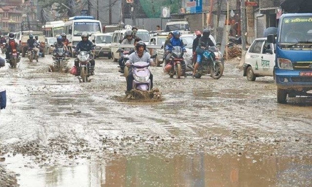 चाबहिल–साँखु सडकखण्डमा यात्रुलाई सास्ती