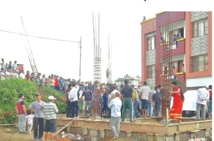 सार्वजनिक जग्गामा निजी घर बन्दै