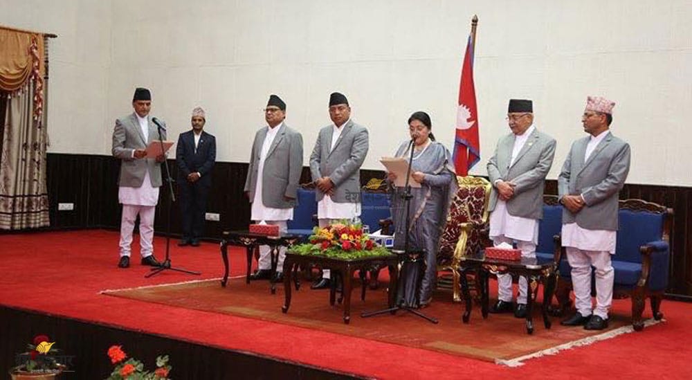 नवनियुक्त पर्यटनमन्त्री योगेश भट्टराईले लिए सपथ