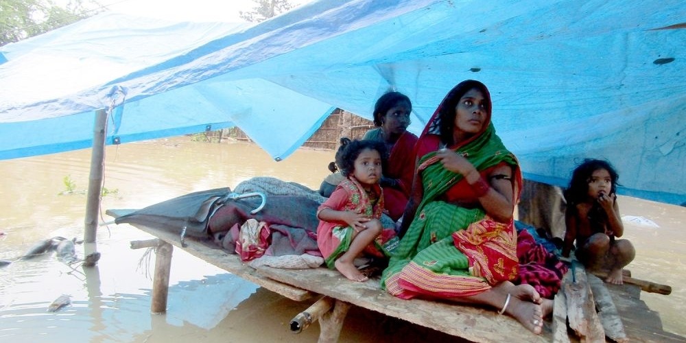 पीडामा छन् बाढीपीडित : पानीमै पाल