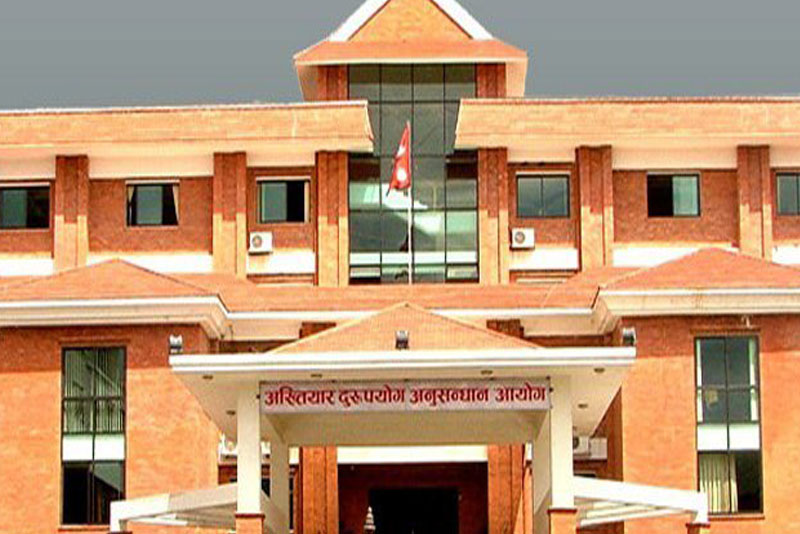 एक लाख घुससहित जनस्वास्थ्य अधिकृत पक्राउ