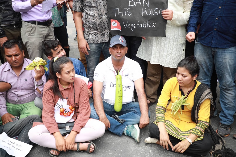 विषादी परिक्षण नगर्ने निर्णयका विरुद्धमा नेवि संघले आज पनि विरोधका कार्यक्रमहरु गर्ने