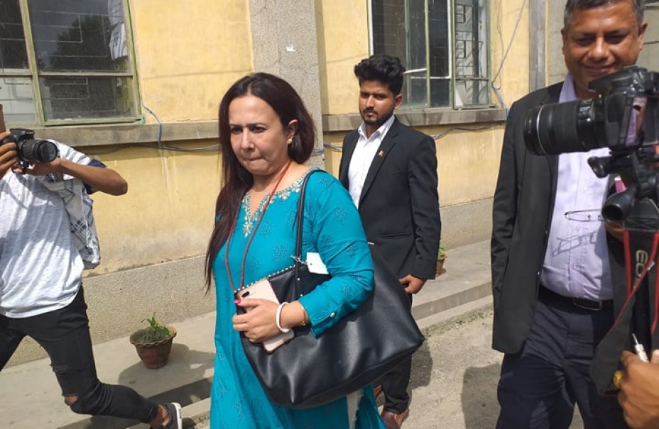 काठमाडौं प्रहरीले क्षेत्राधिकारको कारण देखाउँदै रवि पत्नी निकिताको जाहेरी लिएन