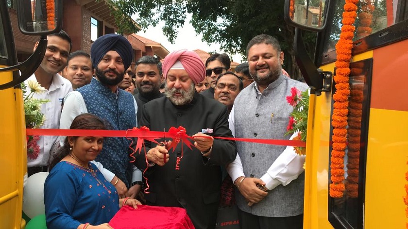 स्वतन्त्रता दिवसको उपलक्ष्यमा भारतले वितरण गर्यो ३० एम्बुलेन्स र ६ बस