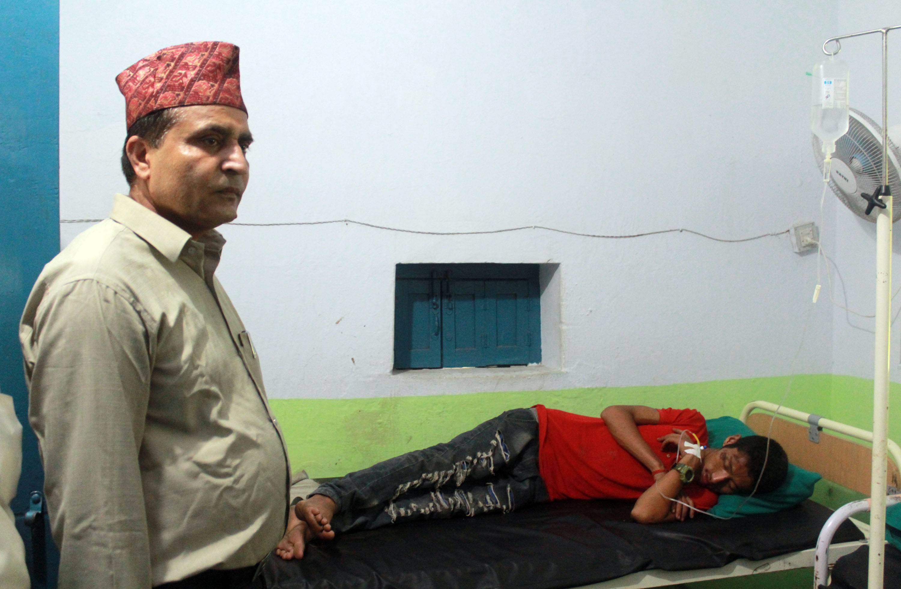 गड्डाचौकी नाकामा लुटिएका नेपालीके उद्धार