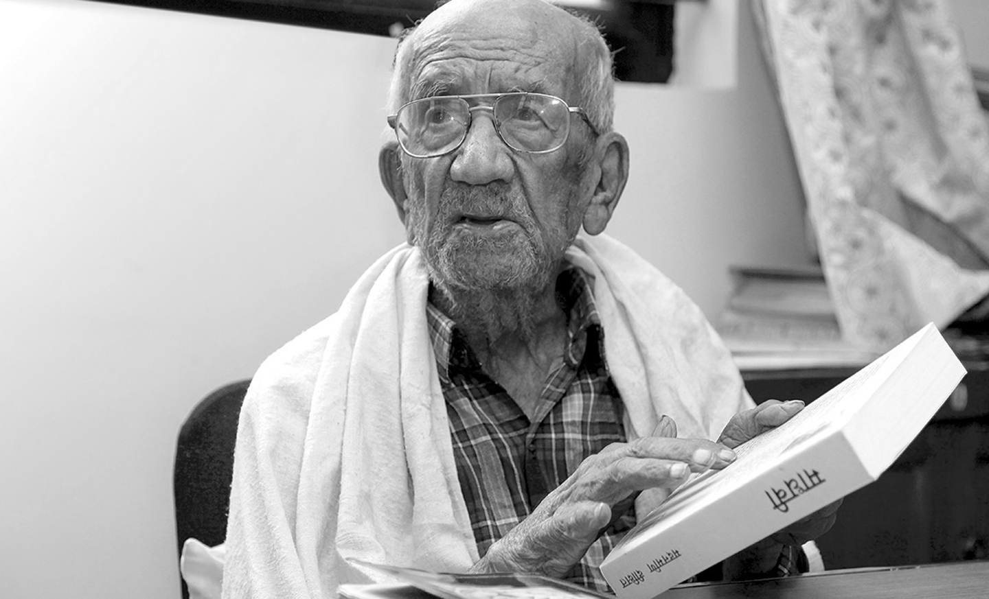 वरिष्ठ साहित्यकार मदनमणि दीक्षितकाे निधन