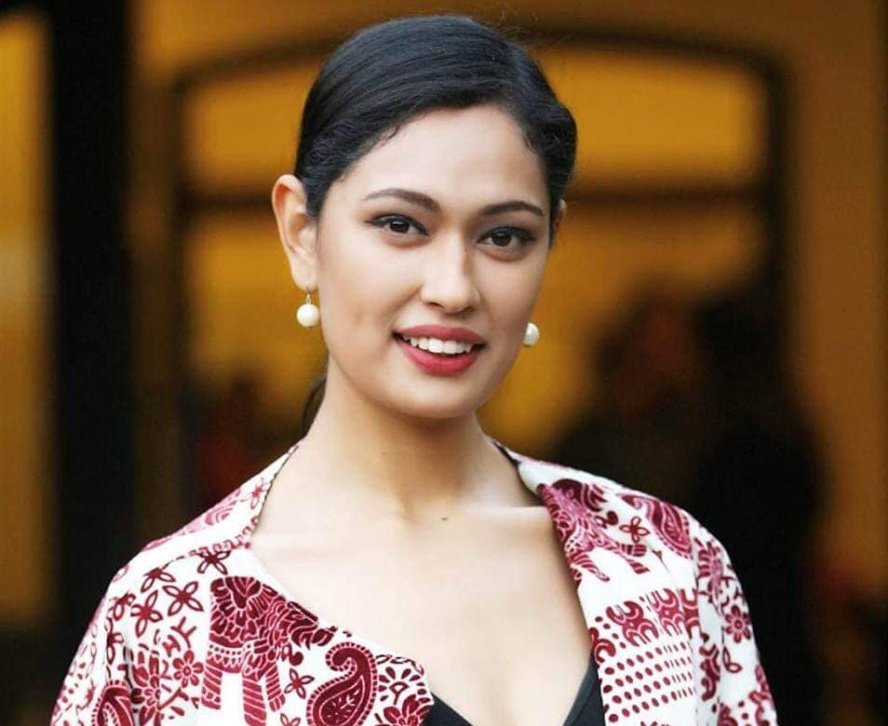 ‘२०१८ की मिस नेपाल अर्थ’ प्रिया सिग्देल साझा पार्टीमा प्रवेश