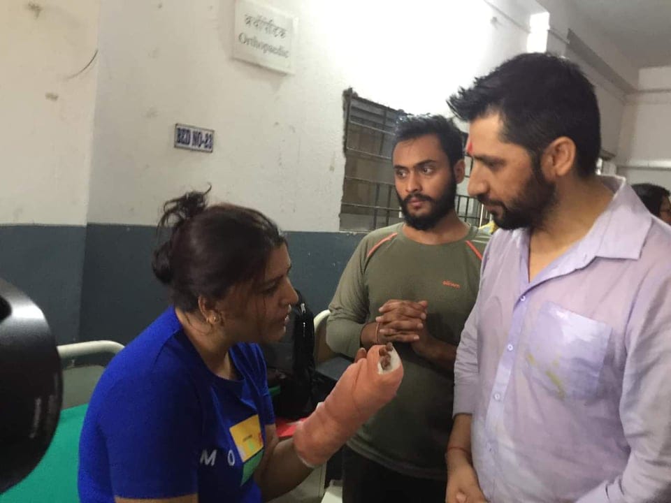 प्रदर्शनका क्रममा घाइते भएकालाई भेट्न अस्पताल पुगे रवि लामिछाने