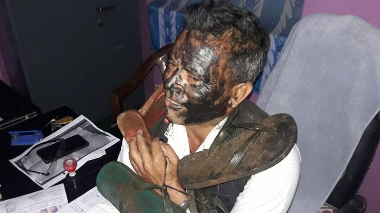 भ्रष्टाचारी वडा अध्यक्ष थापालाई कालोमोसो